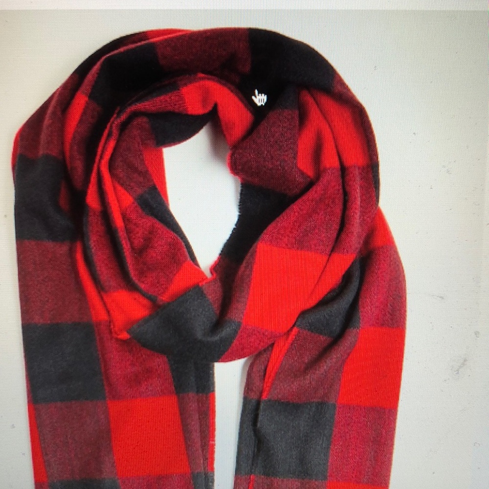 TORRID NWT scarf- red & black buffalo check- great gift for the holidays
